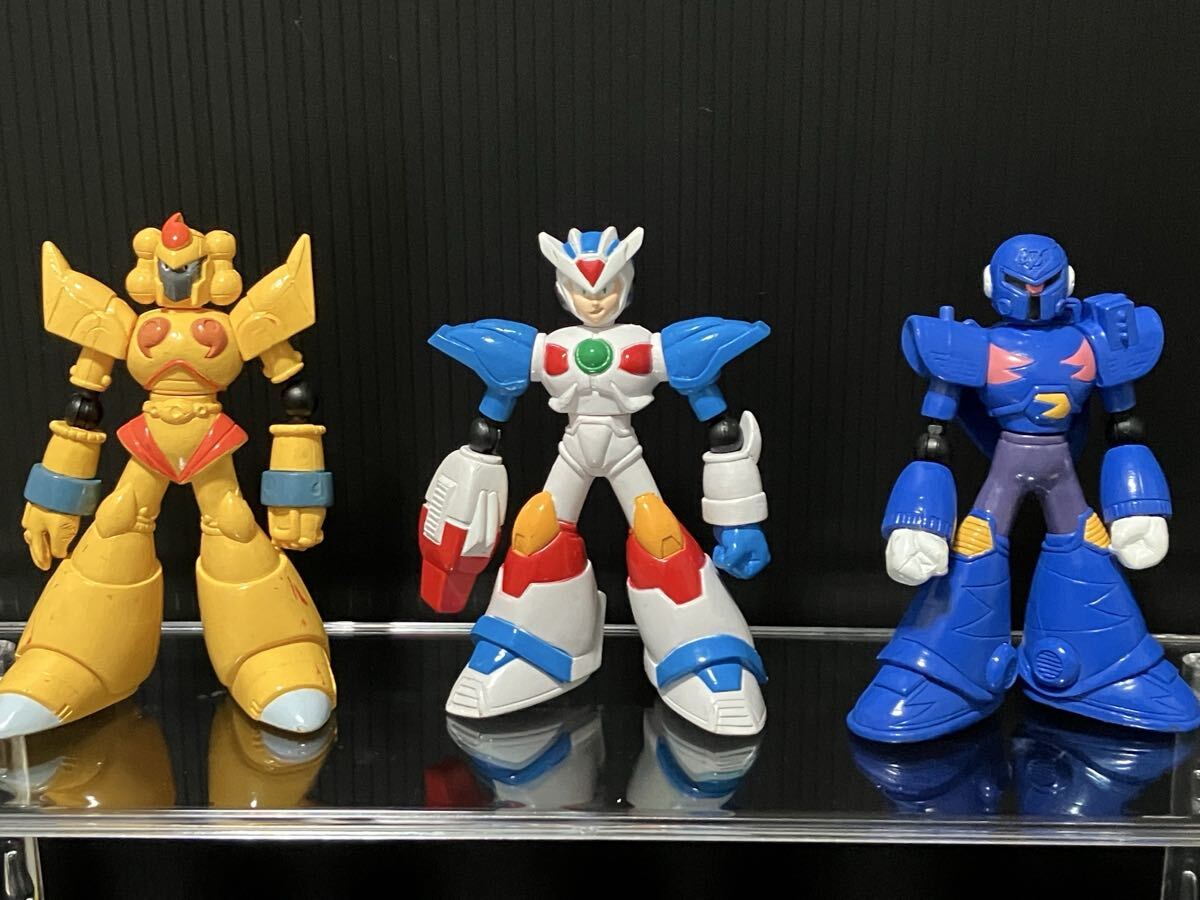 Treepano's tweet photo. @NawtsoGolden The wiki doesn't even have photos of the power buster figures, which is a shame because they're very goofy looking https://t.co/OpZKtp20ZH