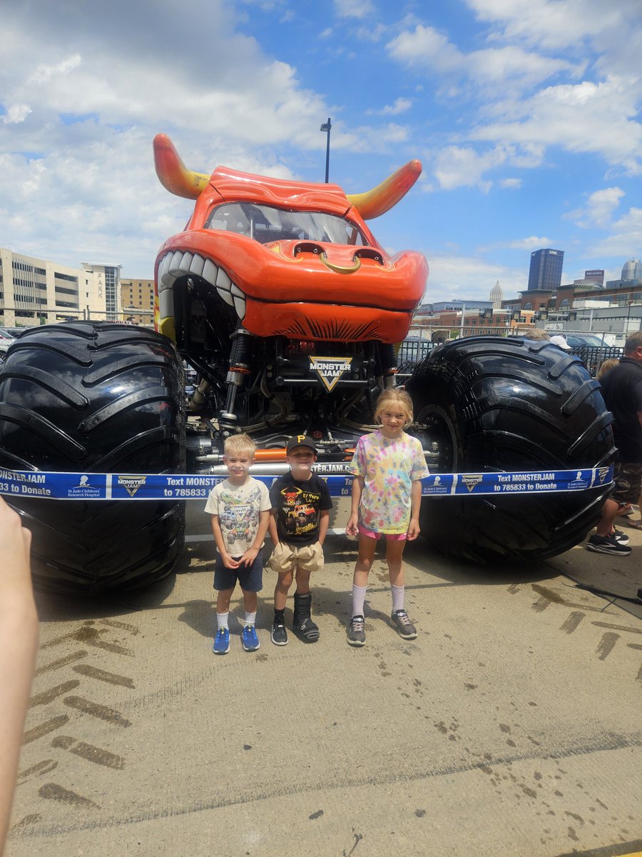 wildwill85's tweet photo. #MONSTERJAM https://t.co/RFun6ITv4N