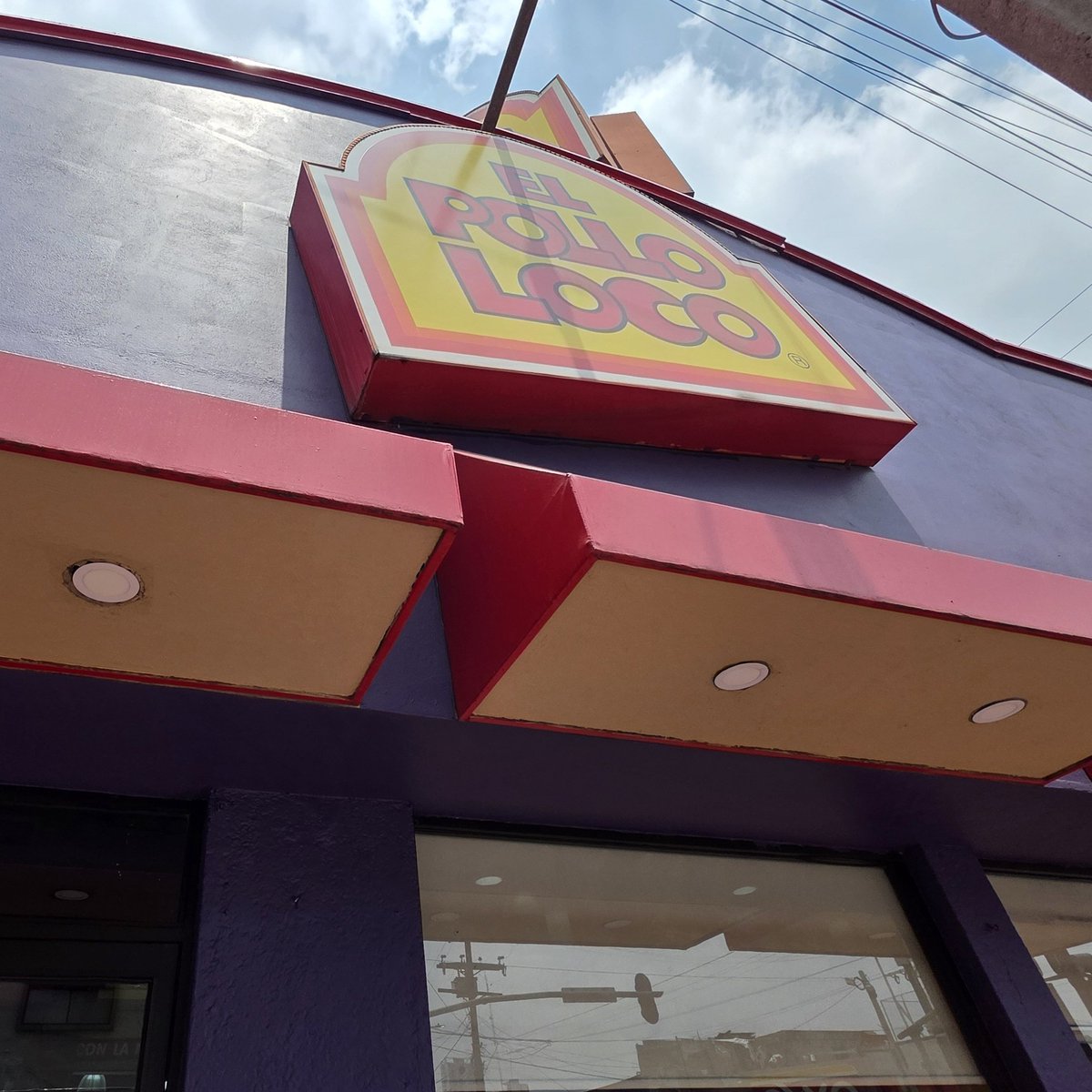 EnjoySoccer11's tweet photo. #ElPolloLoco でランチ
#鹿サポW杯遠征
#鹿サポメキシコ遠征
#FIFAワールドカップ
#FIFAWorldCup https://t.co/YB6lGIJpGh