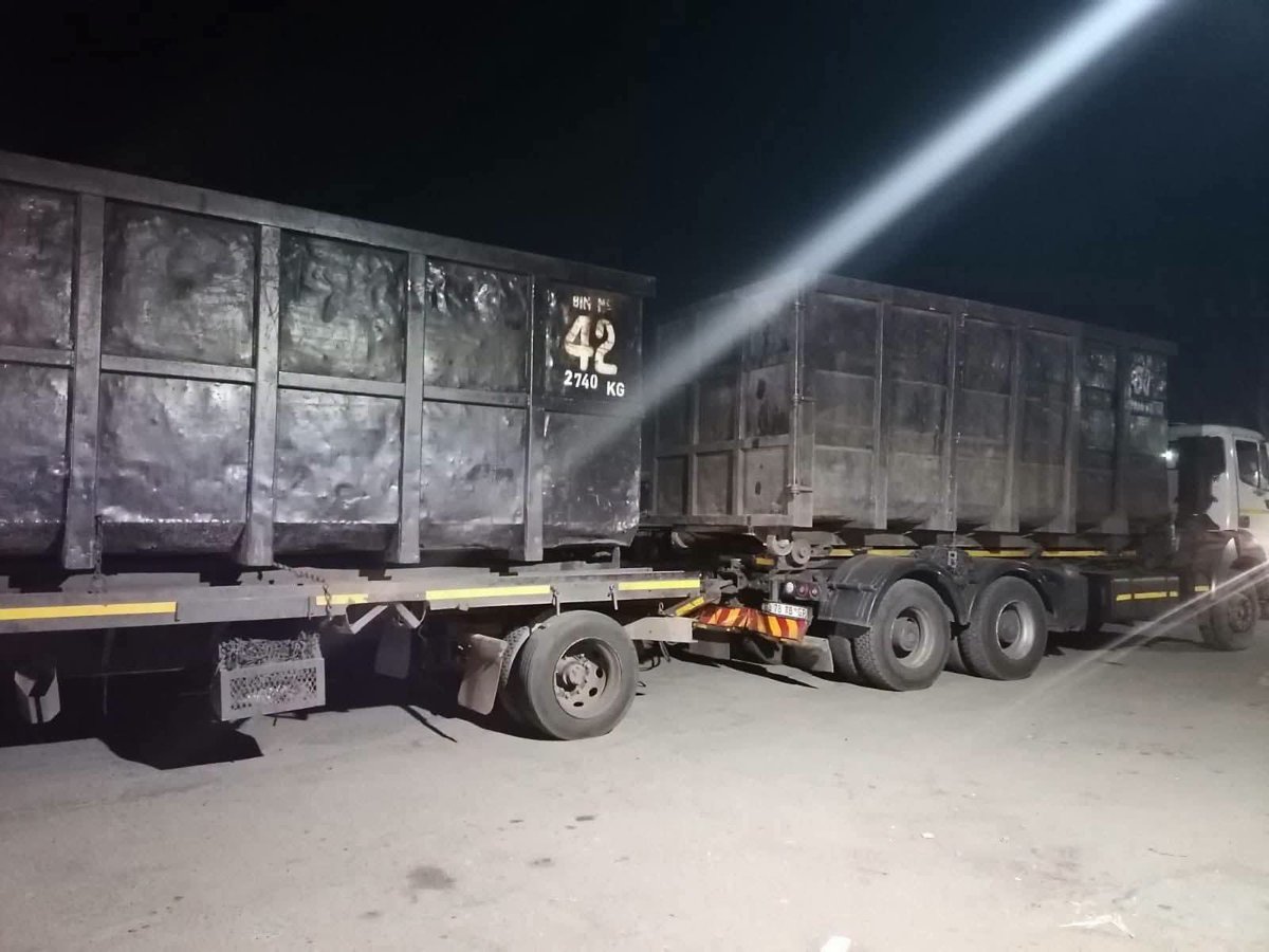 Patriot_S_A's tweet photo. Truck Driver Nabbed on N1 en route to Zimbabwe With Suspected Stolen Copper Cables and car rims Worth R1.8 Million. https://t.co/0bxFXOwako