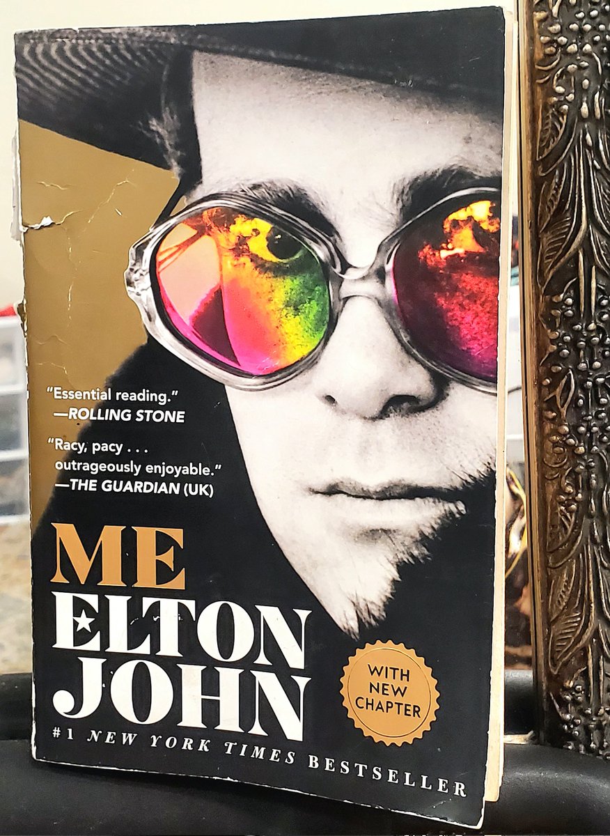 JMF1007's tweet photo. I finally finished up reading about the ultra fabulous life of "Me #EltonJohn" 🌈 that's ghostwritten by #AlexisPetridis 🏳️‍🌈 #JaniceMarieFoote 📷 https://t.co/dm7ALAUV0y
