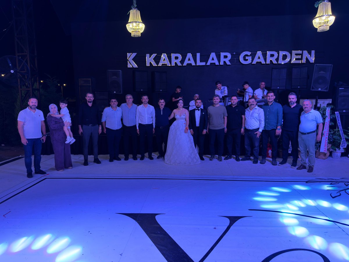 serikakparti's tweet photo. Arısoy ve Küçükkaya ailelerinin evlatları Yaren &amp; Emre kardeşlerimizin düğün merasimine; İlçe Başkanımız Ahmet Söker, İlçe Koordinatörümüz İlker Koç ve teşkilatımızla katıldık.💍✨
Ailelerimizi tebrik eder, genç çiftimize bir ömür boyu mutluluklar dileriz. https://t.co/0XuqZgzOUp