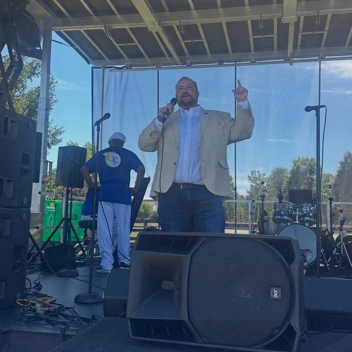 RyanRuzic's tweet photo. Great Juneteenth celebration by The “Burg” Family Reunion Club today! Thank you Irvin Greene for inviting me to speak about my campaign for Loudoun Commonwealth’s Attorney and how we can make our community safer and fairer. Thank you as well to my friend Melana Grooms for introducing me to so many great people! 

https://t.co/VrnllEdxJP

#loudouncountyva