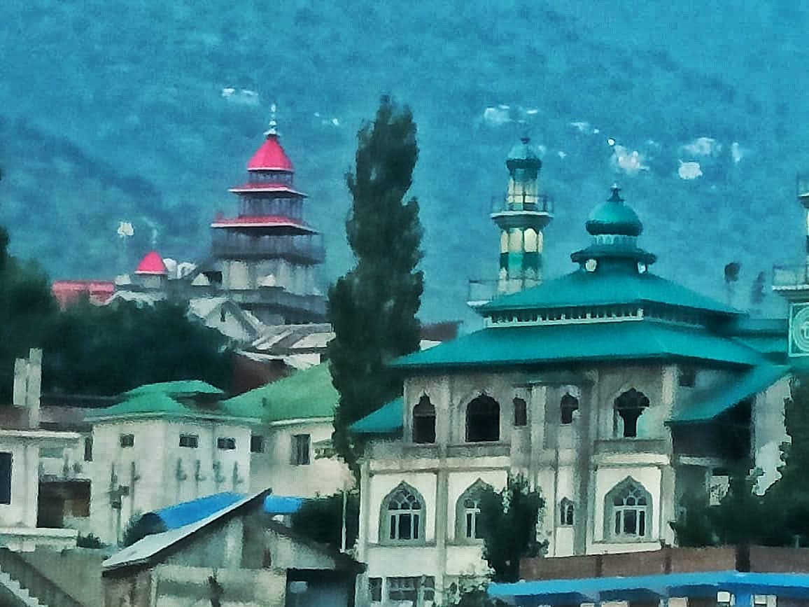 FaizanTramboo's tweet photo. Showing mutual respect among the local communities, Doda is often described as a unique in culture and communal harmony for decades. One such example can be seen from this beautiful picture from Doda, which depicts everything. #MyTown_MyPride https://t.co/LFeIch3Qhz