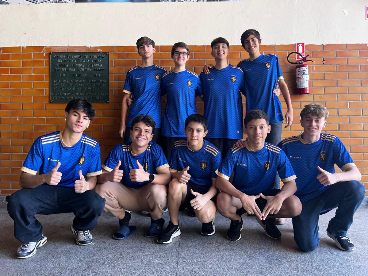 GenesisFc26's tweet photo. O primeiro time da história do Gênesis FC! Estamos prontos pra vitória do mistão!!🦁💙💛 https://t.co/5TxIq7eFtF