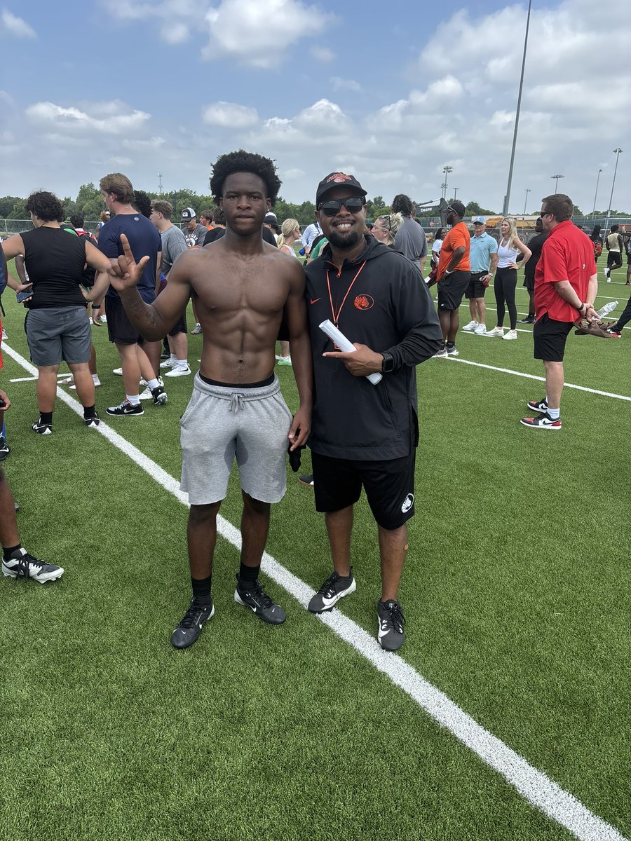 EliteJohnson9's tweet photo. Had an great camp experience today with @ECUTigersFB got 1% better 🧪💯@CoachCBolden @LitrentaJohn @tajakaha @ThaBallCoach https://t.co/OeXNyo0fTY