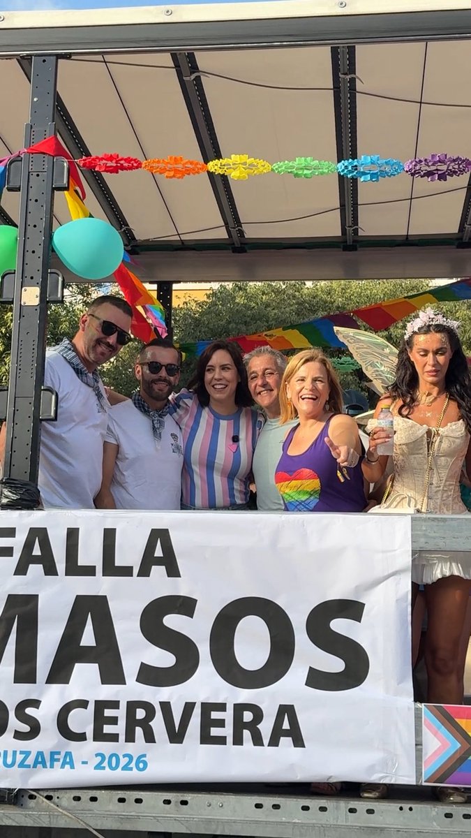 PSOEValencia's tweet photo. Hi ha banderes que representen molt més que colors.

Representen la lluita de qui es va negar a amagar-se, el dret a estimar lliurement i una societat més justa per a totes i tots.

Hui i sempre, orgull, diversitat i llibertat.

🏳️‍🌈❤️ https://t.co/nL3YyIbEC9