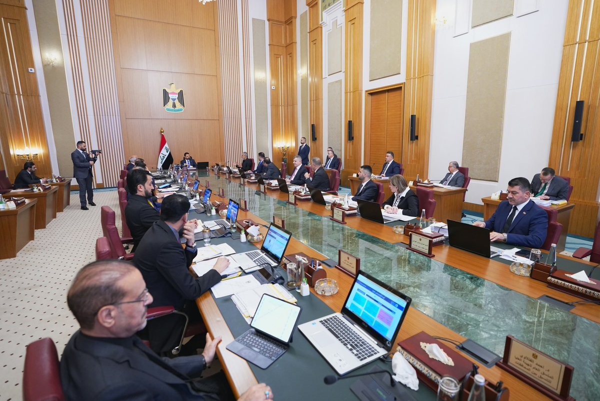 IraqiPMO's tweet photo. مجلس الوزراء يقرر تعطيل الدوام الرسمي في  الوزارات والمؤسسات الحكومية كافة، يوم الخميس الموافق 25 حزيران الجاري، تزامنًا مع إحياء العاشر من محرم الحرام، ذكرى استشهاد الإمام الحسين عليه السلام. https://t.co/vIrhuf2Ufu