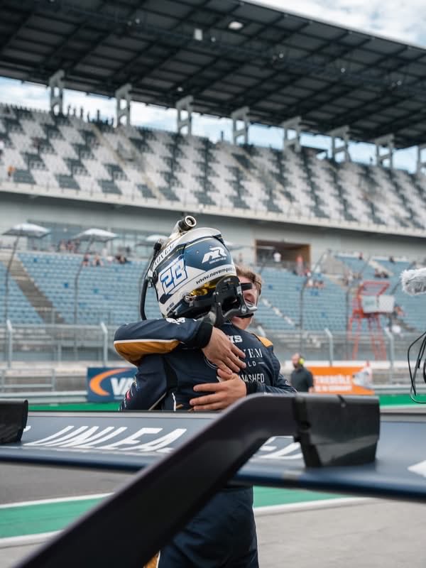 maxreisofficial's tweet photo. P3 in Race 1. PODIUM! 🥉

Feels amazing to finally bring home the first podium of the season. The pace was there, the team did an incredible job and the pony felt strong today. Really proud of what we showed on track. 💪🏼🐎

#MaxReis #Racing @FordMustang
#GT3 #Motorsport #MR28 https://t.co/DTyraDmoUj