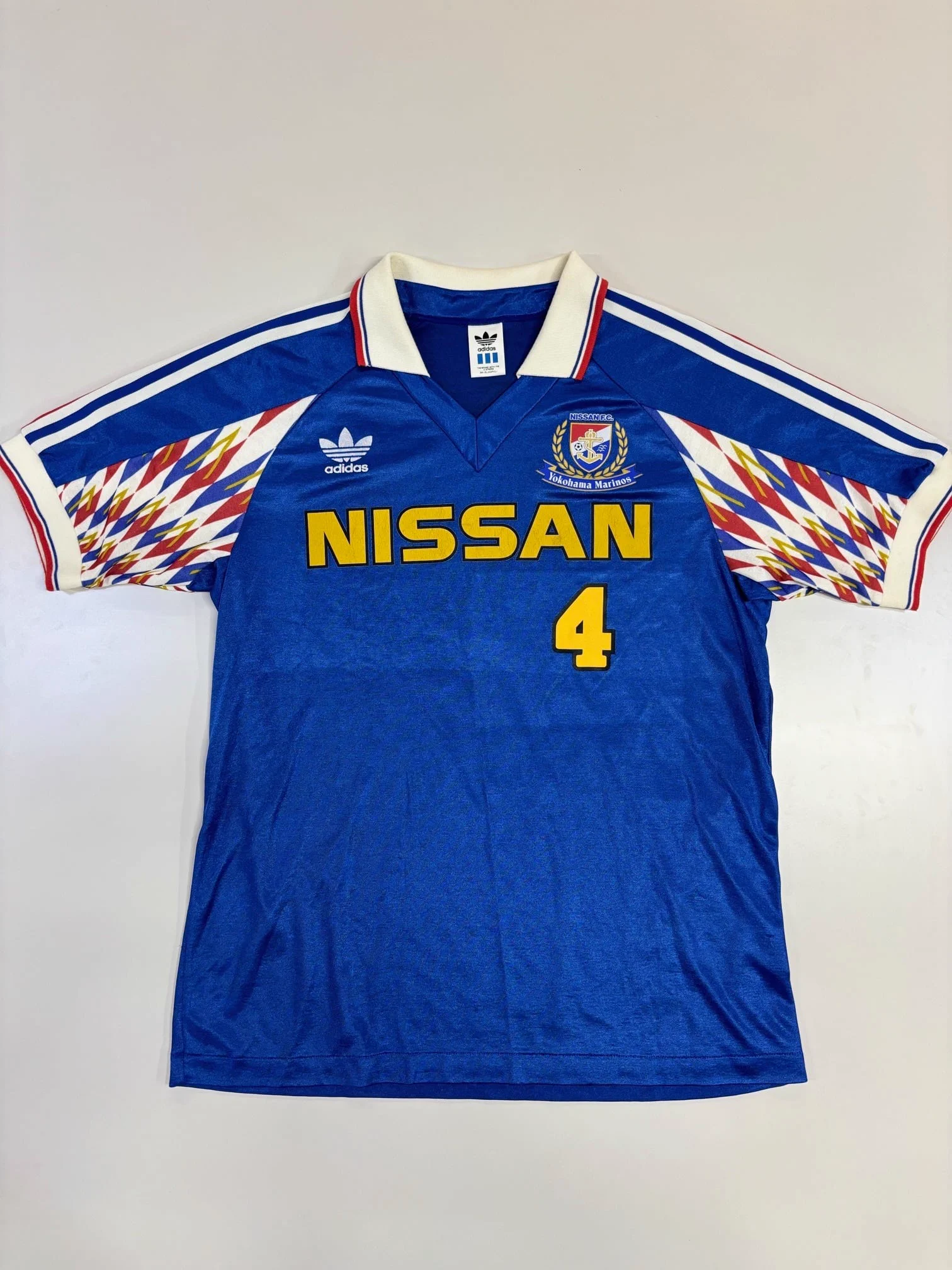 アディダス、横浜F・マリノス1990年代クラシックキットを2027年に