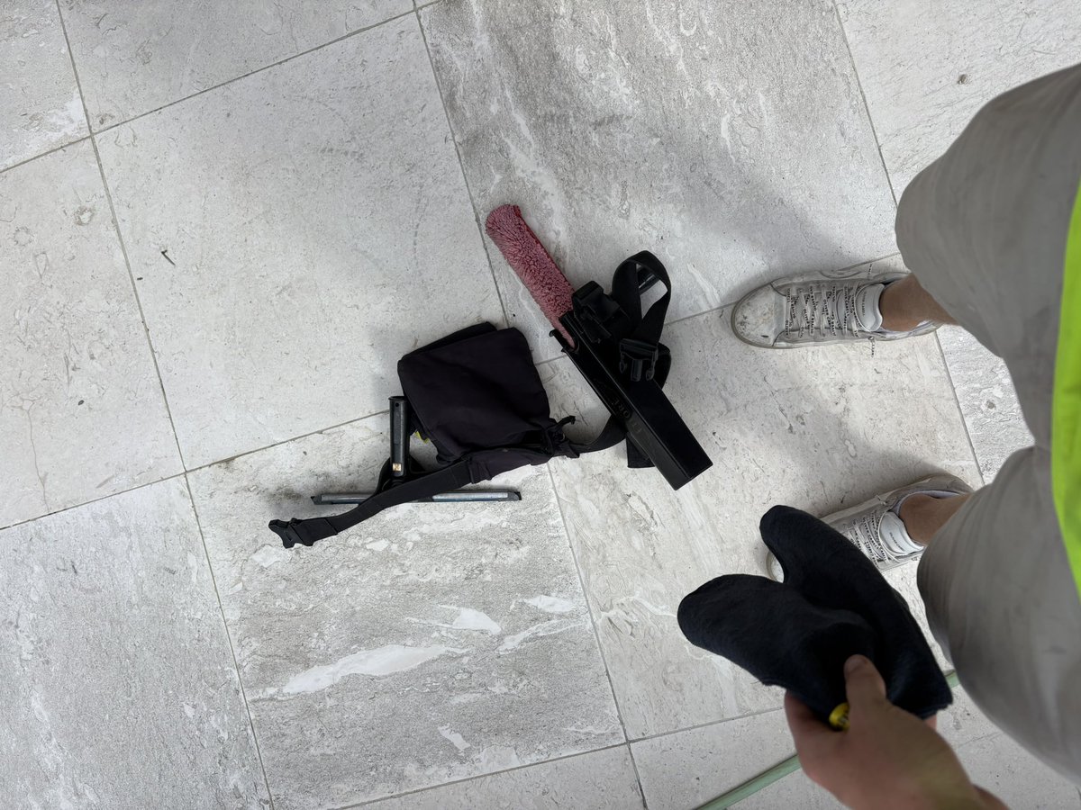TrustFundTuck's tweet photo. Saw live glovers for the first time. Fell asleep in the back of my truck with my dick in my hand. Woke up at 6am to clean windows in the same clothes I wore yesterday. This might be a new peak or the lowest I’ve been. #kms #chud #puppet https://t.co/VyYTvbCXoe