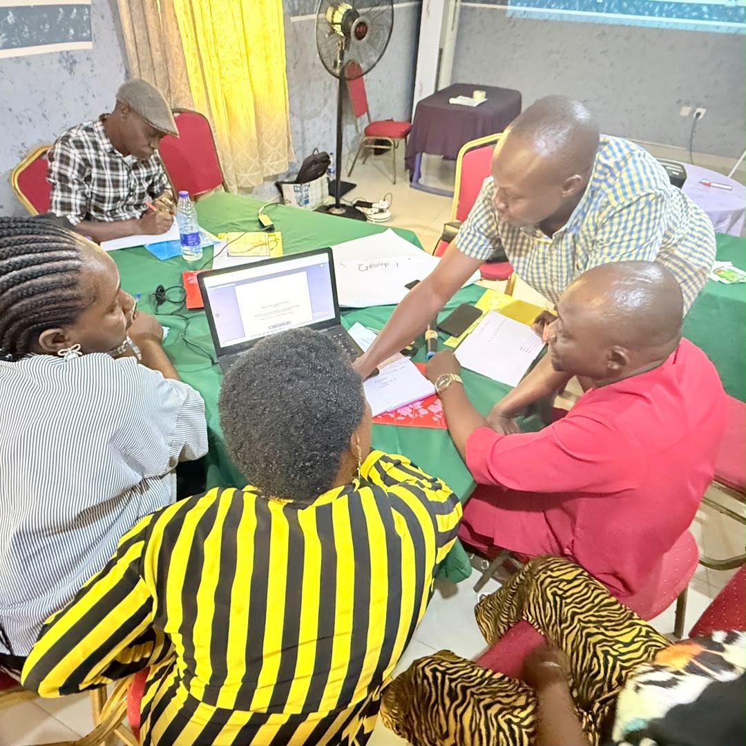 muriel_mafico's tweet photo. 📍#Ebonyi 🇳🇬

From Policy to implementation. 

#Ebonyi, takes important steps to develop State #Youth #Policy Action Plan, turning vision into concrete actions. 
 
With support from @UNFPANigeria and partners Ebonyi is poised to have stronger youth programs, better opportunities for to invest in youth. 

#youthleadingchange