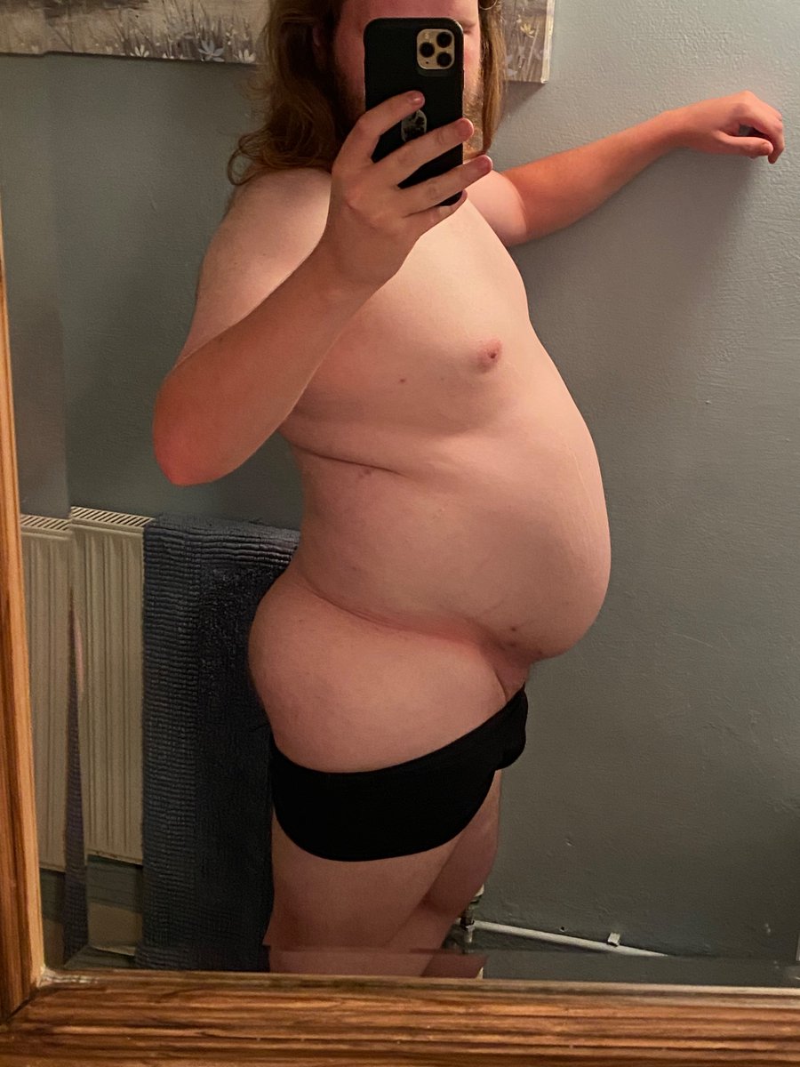 DdraigDerg's tweet photo. So I now weigh 270lbs…

#gainer #weightgain #fat https://t.co/w04J2PEE7S