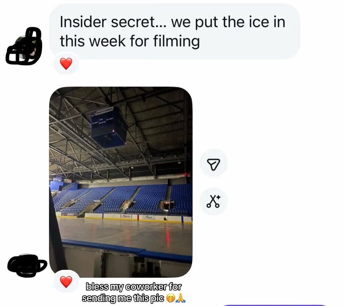 offcampusbra's tweet photo. BRIAR HAWKS VOLTANDO! 🏒| O gelo foi colocado de volta na arena da UBC para as filmagens da 2ª temporada de ‘Off Campus’. 🔥 https://t.co/e0ACq9YL3T