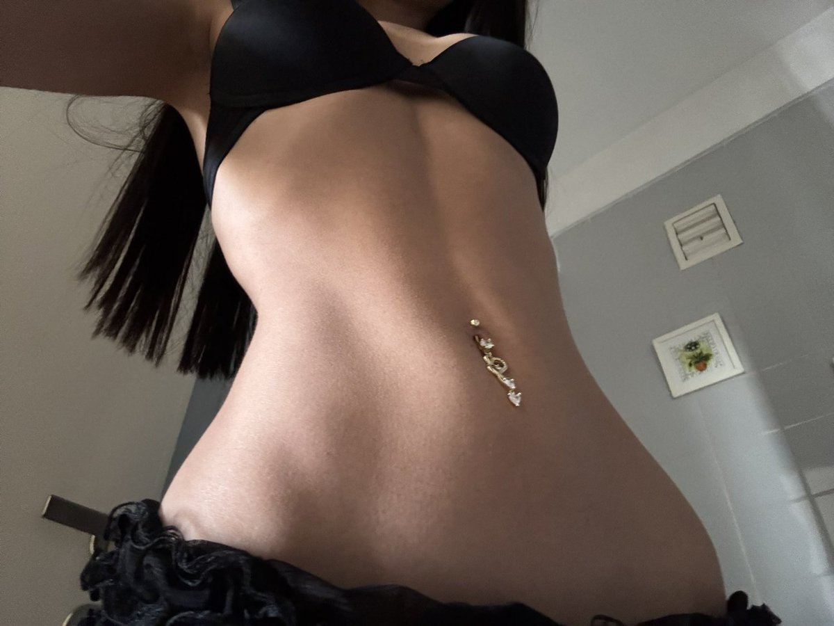 TrueVeyra's tweet photo. tummy https://t.co/iqhoC51oNE