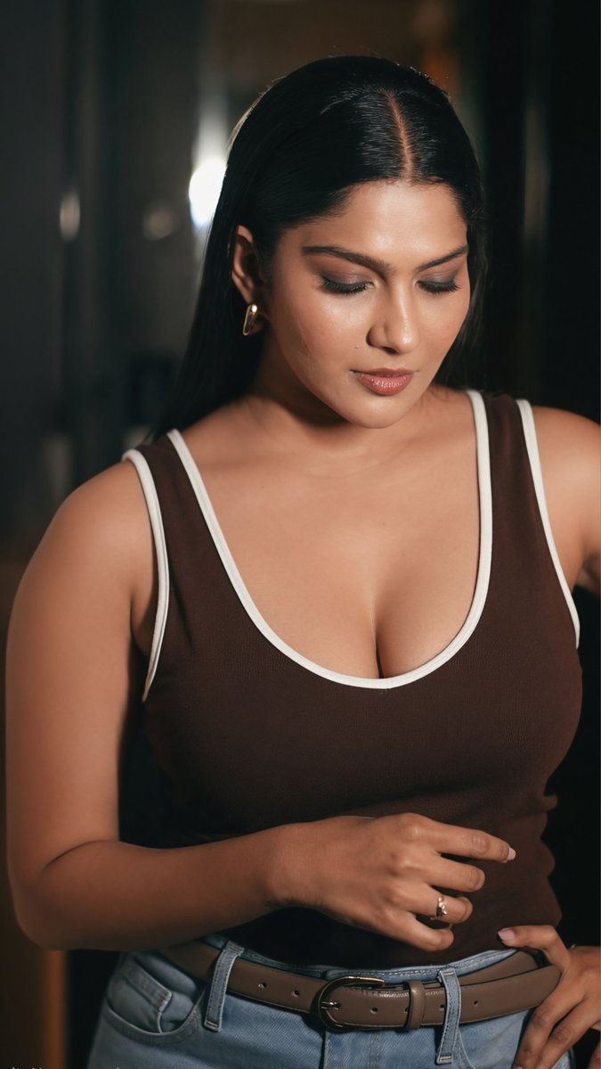 Heroinezonly's tweet photo. 🔥 Swasika serving absolute fire in her latest looks! 😍
Bold, confident, and stunning as always — this brown tank top vibe is everything! Which shot is your favorite? 👀
#Swasika #SwasikaHot #SouthIndianBeauty #BoldAndBeautiful #LatestLooks https://t.co/8VnfK3kblj