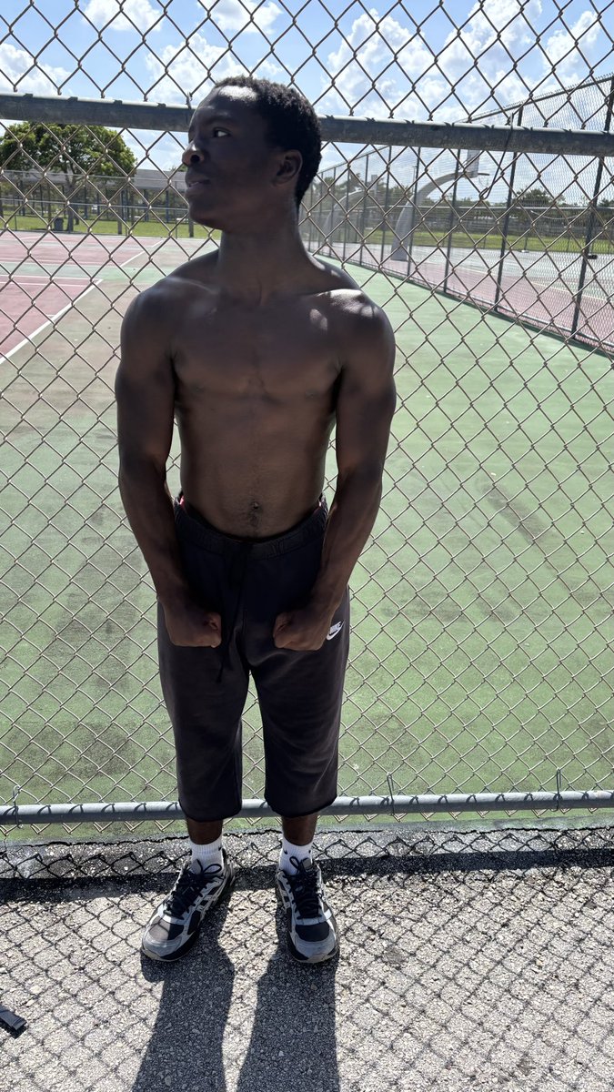 4_cbfw_'s tweet photo. #hardwork https://t.co/sYyRF9h8HJ