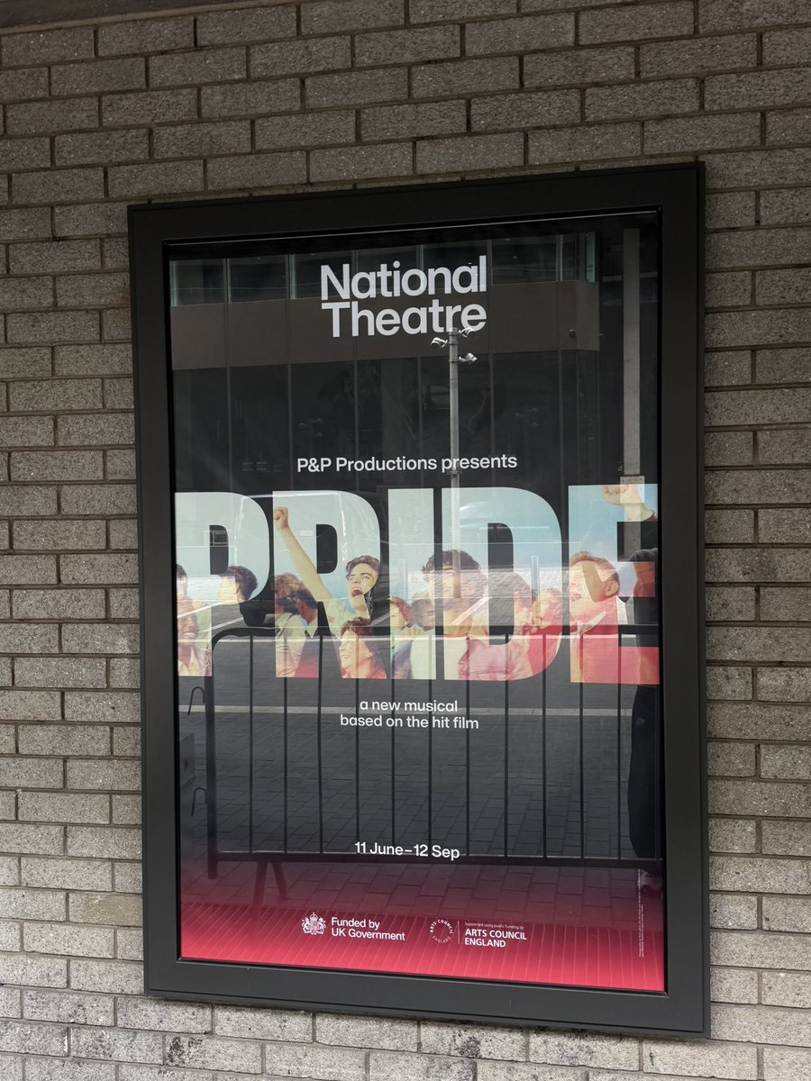 on_thecloud_'s tweet photo. 260620 Musical Pride at National Theatre

이번주에만 NT 네 번 오는 사람..
연극 프라이드랑은 다른 이야기 인 거 같고, 영화 원작 바탕으로 만든 뮤지컬이라는데 아무 내용 모르고 갔지만 극이 주는 메세지가 참 좋았음...
약간 철학적인 렌트 느낌ㅋㅋㅋㅋ https://t.co/q9CxzyMkZB