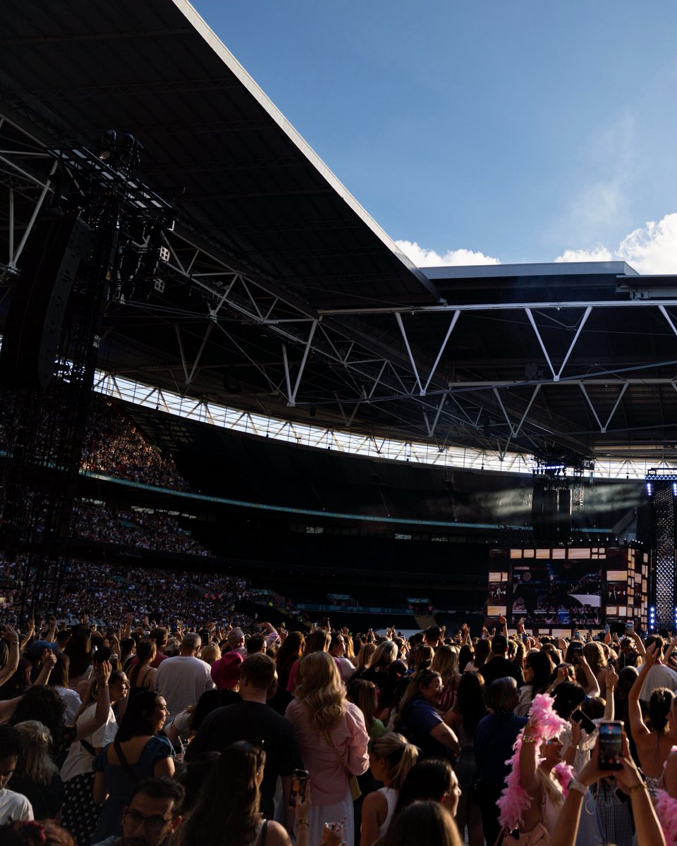 wembleystadium's tweet photo. Night 5, immaculate vibes as always ✨ https://t.co/JJiKLYbFmD