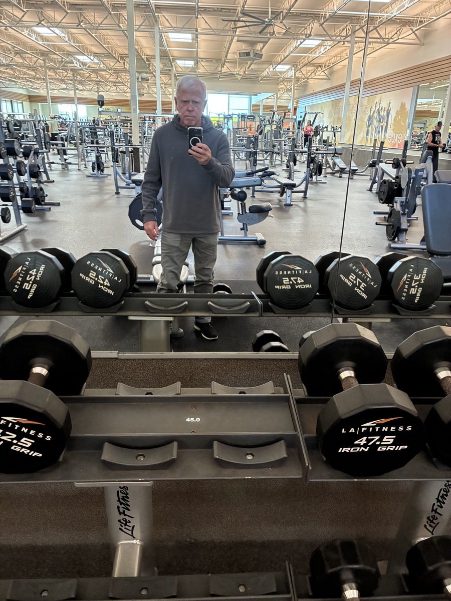 Michael85538044's tweet photo. Gym workout today https://t.co/NnKfHpnEVG