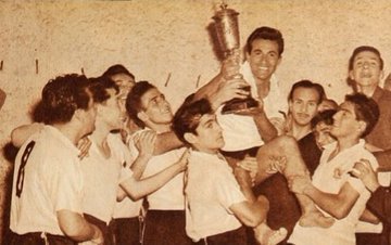 histocolocolo's tweet photo. Copa Chile, querida.

Hoy, Colo-Colo comienza la ruta por su título número 15 y 18 si se consideran los viejos campeonatos de apertura.

Nadie ganó más.

⭐1933
⭐1938
⭐1940

⭐1958
⭐1974
⭐1981
⭐1982
⭐1985
⭐1988
⭐1989
⭐1990
⭐1994
⭐1996
⭐2016
⭐2019
⭐2021
⭐2023 https://t.co/U3YUAo64Ns