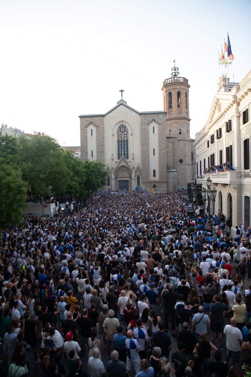 CESabadell's tweet photo. 🧅 Un any després, hem tornat a omplir Sant Roc

🥳 El millor final de festa per una temporada inoblidable https://t.co/CUXZyxaK15