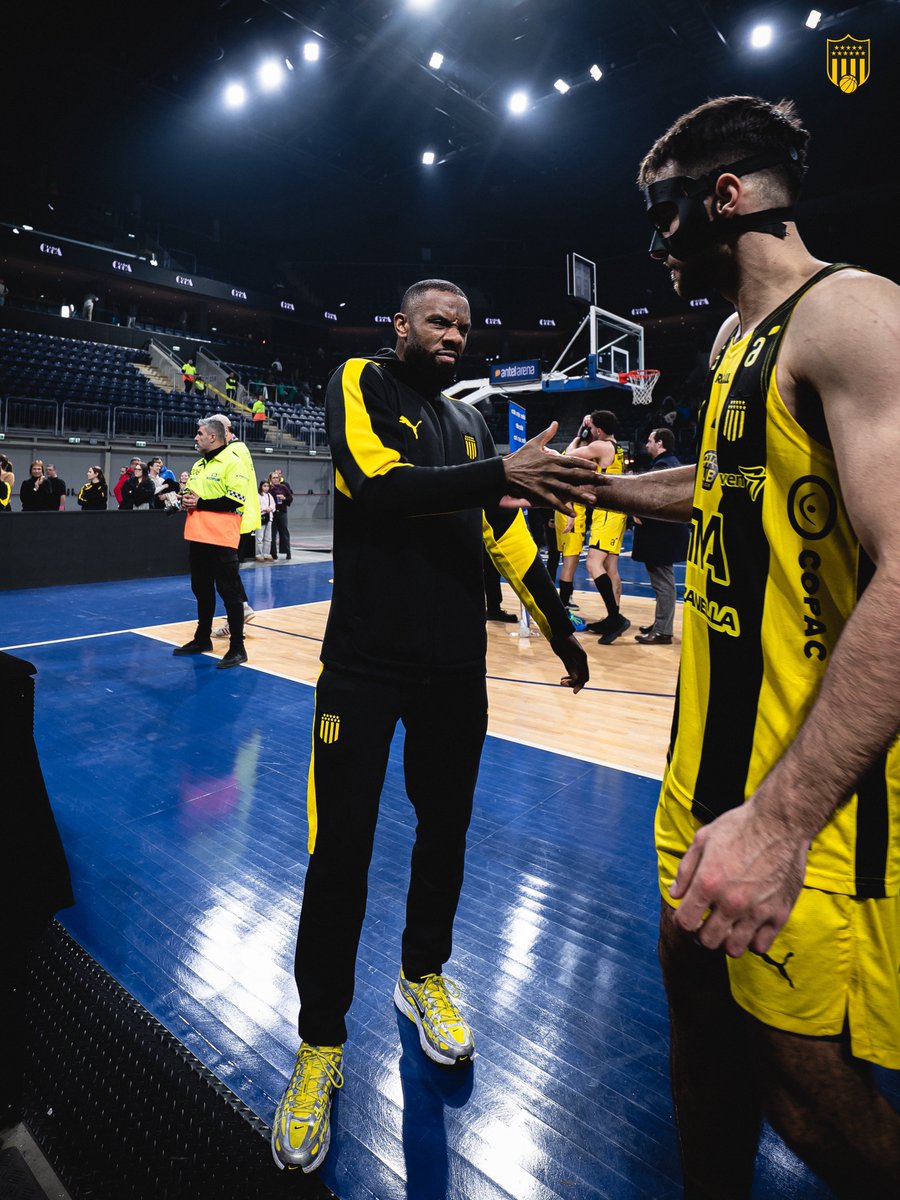 BasketCAPuy's tweet photo. Norris lo vivió como uno más de nosotros. 

🫶🏽 @pg30_Cole https://t.co/iFN9ebBNG7