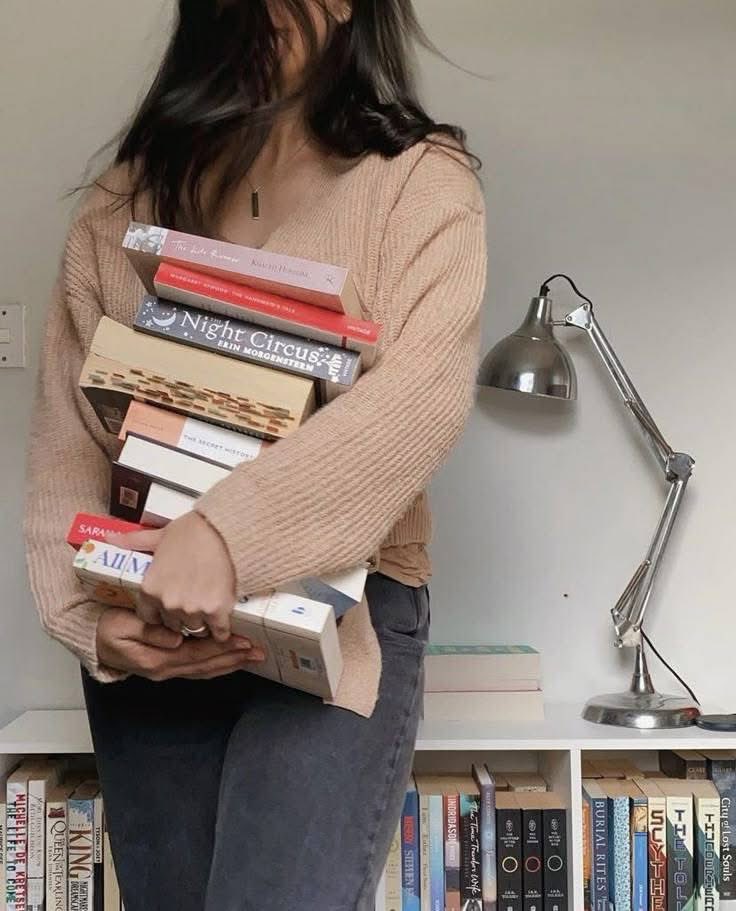 islaboards's tweet photo. my love for books is endless.📚💜✨ https://t.co/cKiXVVKLvp