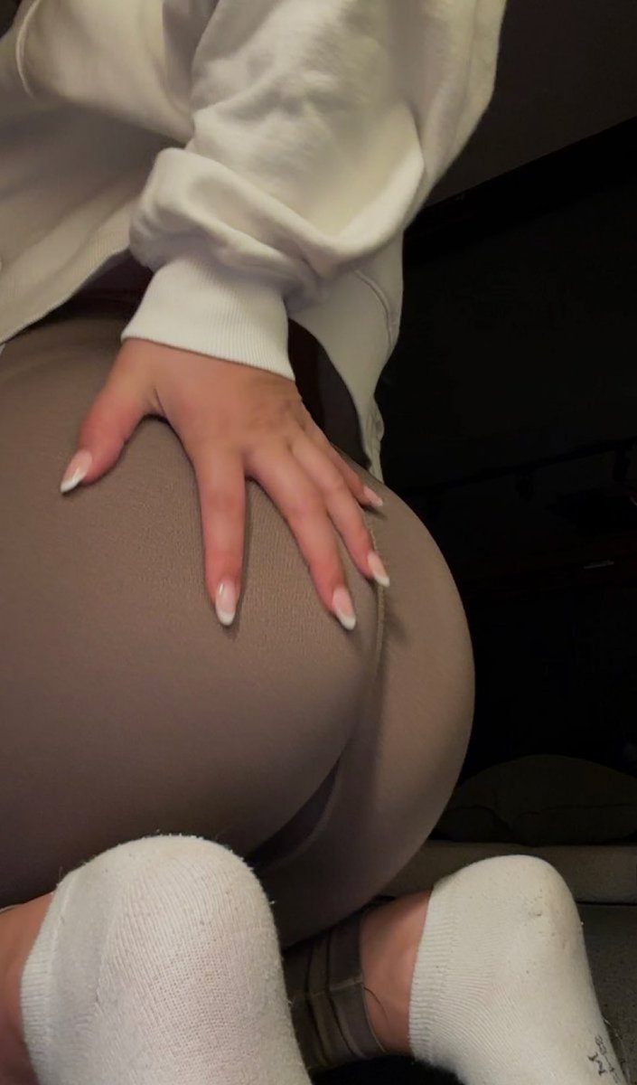 Anglsavv__'s tweet photo. i’m so bored tonight can I humiliate you on a voice message in your DM?🤭📷 Who’s in? Approach mommy now   

#Findom #kidslox #sissyfication forced intox bigtits facetime nsfwtwt humanATM piggy whalesub teen anydesk teamviewer chastity cage humiliation cei sph joi cbt https://t.co/2l0CnKL7OG