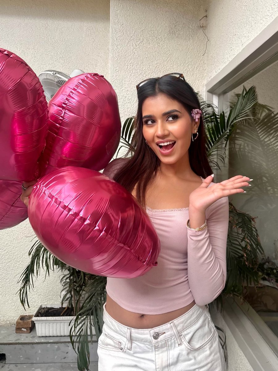 Lowkkkeeeyyy's tweet photo. This girl deserves so much in life; keep moving forward just like this—AKANKSHARKS is with you. https://t.co/PWSkf0a1rx