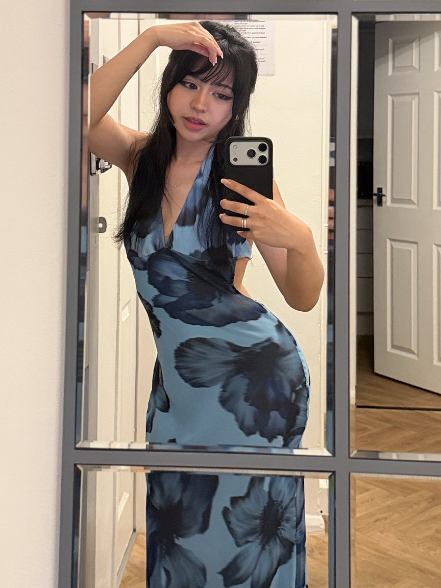 ashIyne's tweet photo. hello https://t.co/vg1MsI2UJ4