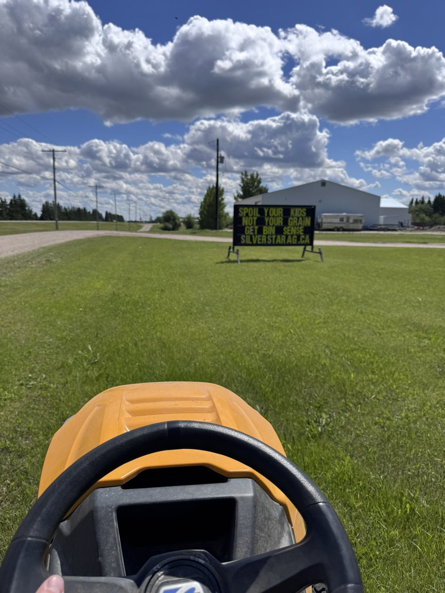 SilverStarAg's tweet photo. Grass cutting day https://t.co/Clv5G4TjKG