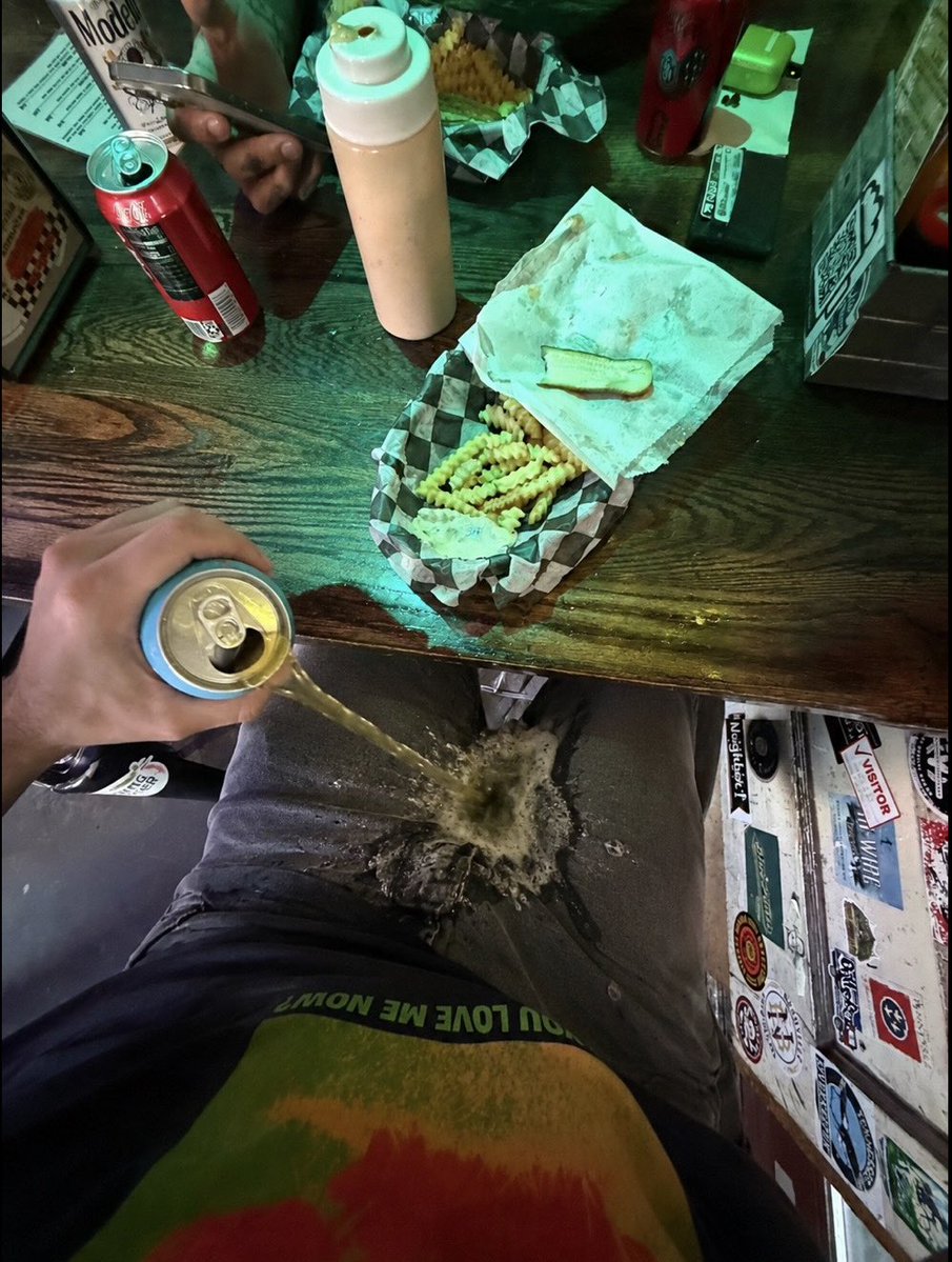 beerdefeater's tweet photo. #pouroutabeeronyourcrotchchallenge https://t.co/UeH8buVbE5