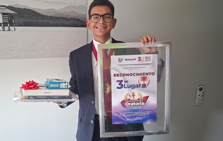 ZonaCNoticias's tweet photo. ORGULLO MORELENSE 
Iñaki Enoc Alexander Terán Cano, del plantel 08 Tehuixtla, destacó entre representantes de distintas entidades del país
https://t.co/eEPCewJ31w https://t.co/TyxZ8WIfM8