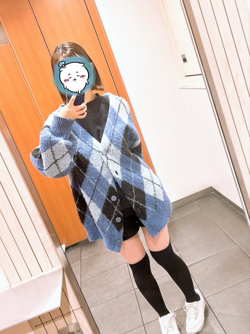 kinoppe1977's tweet photo. 制服から溢れる https://t.co/FQCbGZOuMB