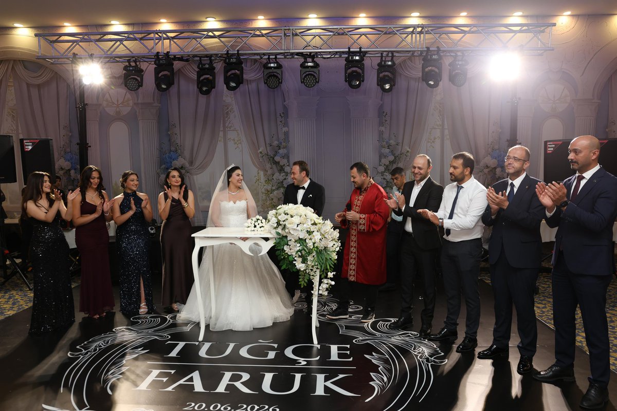 mhp_gaziantep's tweet photo. İl Başkanımız Mehmet Sait KILIÇ Bey, Yönetim Kurulu Üyelerimiz  Türk Tarım Orman-Sen Gaziantep Şube Başkanı Cuma Erol’un kıymetli evladının düğün merasimine katılarak mutluluklarına şahitlik ettiler. 

Hayırlı, uğurlu olsun. https://t.co/DHdbCOuuMr