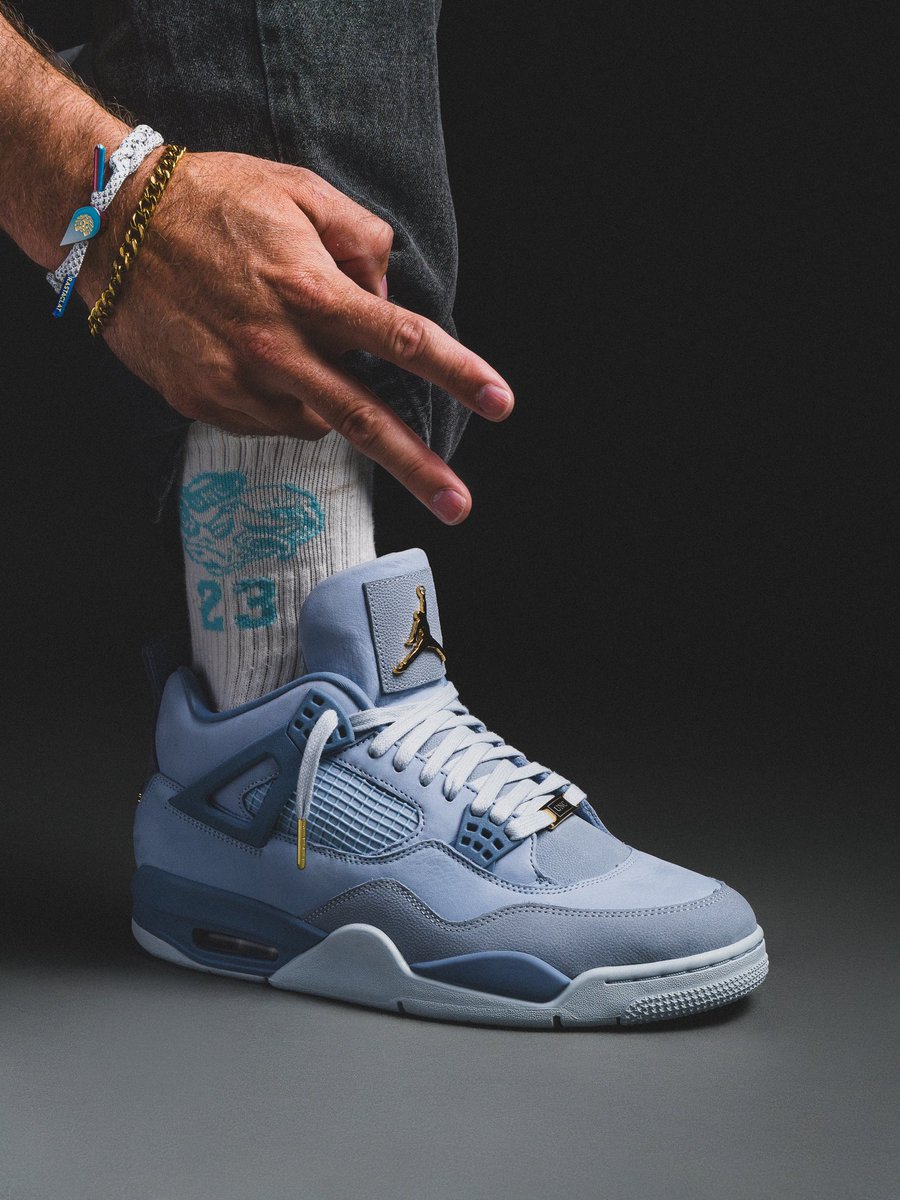 ad__sneaks's tweet photo. A few more shots on the UNC AJ4 PEs https://t.co/EGcznw1lFx