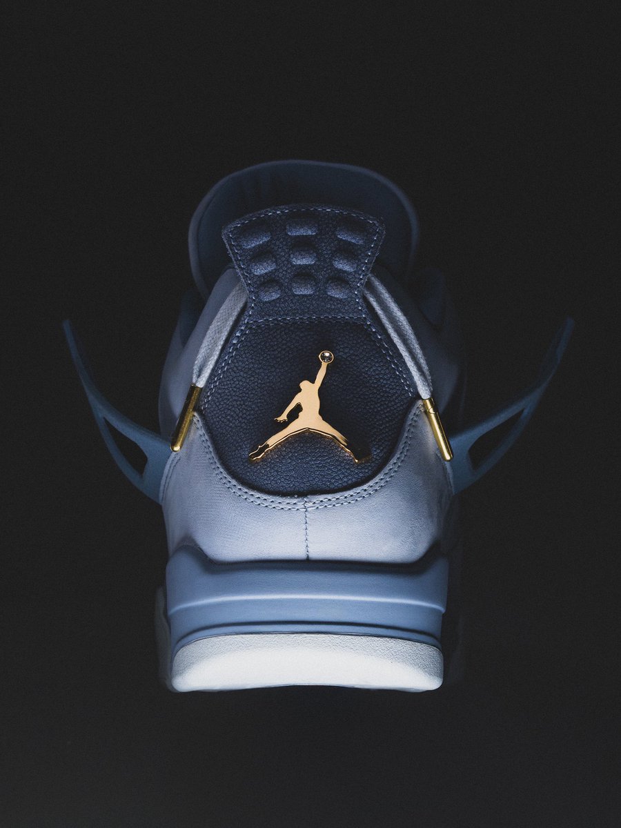 ad__sneaks's tweet photo. A few more shots on the UNC AJ4 PEs https://t.co/EGcznw1lFx