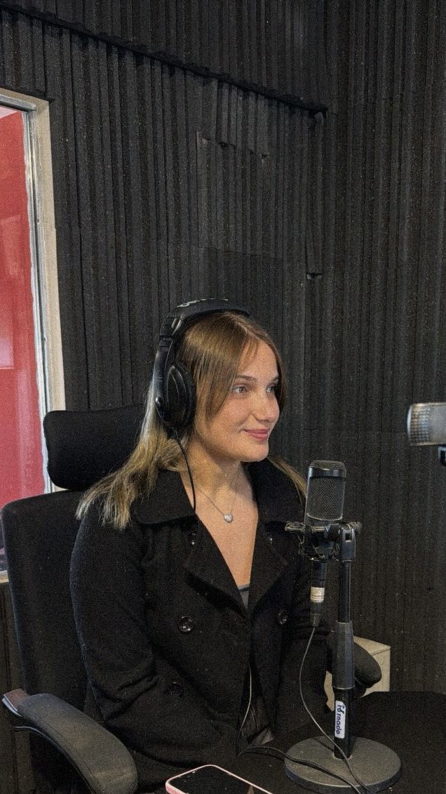 olivia tweet media