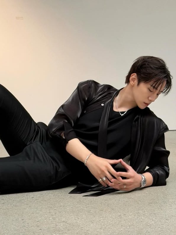 LeeJunhoWorld's tweet photo. 🐧💛😍😍🫠🫠

#이준호 #LEEJUNHO
#Chopard #MENNOBLESSE #O3Collective https://t.co/malatJhewR