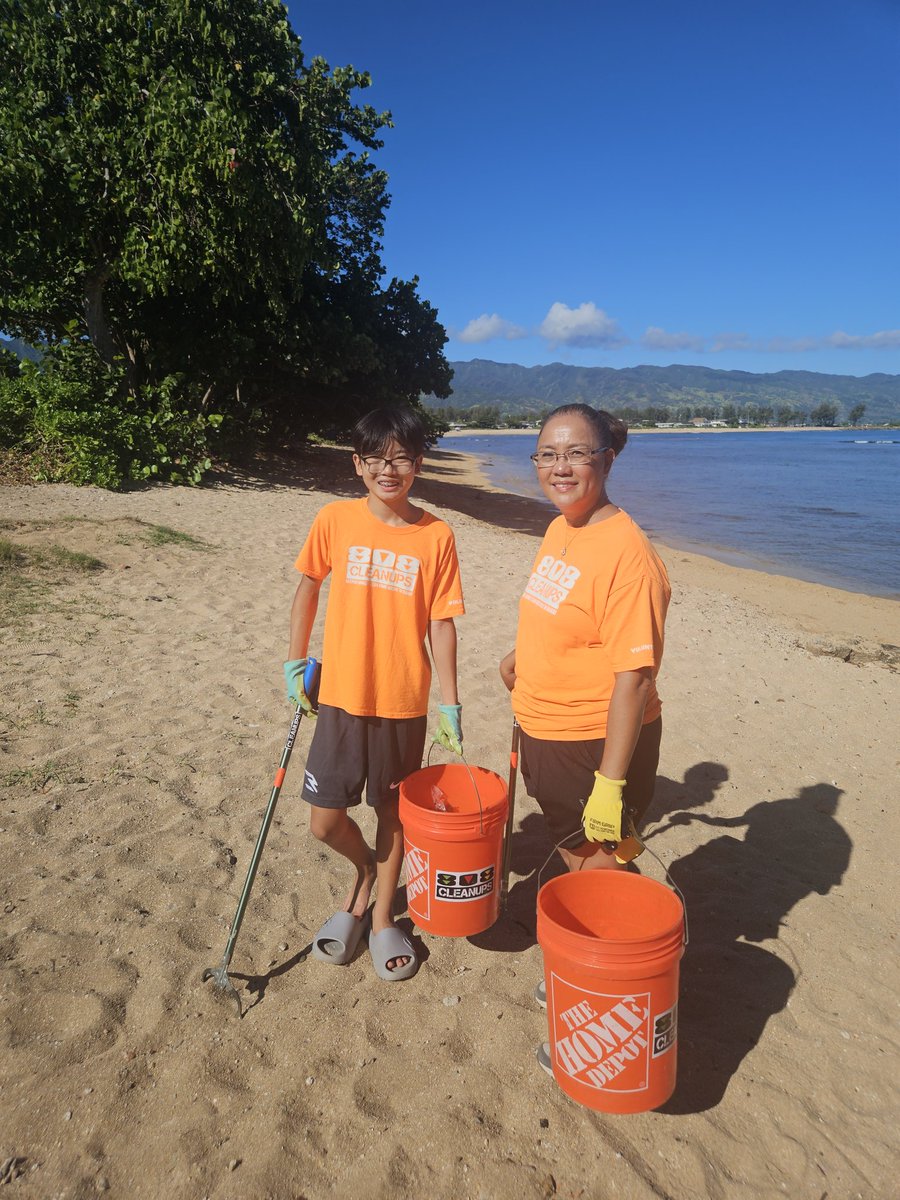 808cleanups's tweet photo. Happy Saturday and Big Mahalo to today's stellar stewards! We had excellent conditions today both on land and sea. Underwater team removed hundreds of feet of line and collected lead as well. Beach team removed lots of scattered rubbish- some looked like it was out for some time. https://t.co/rV4mqQijaf