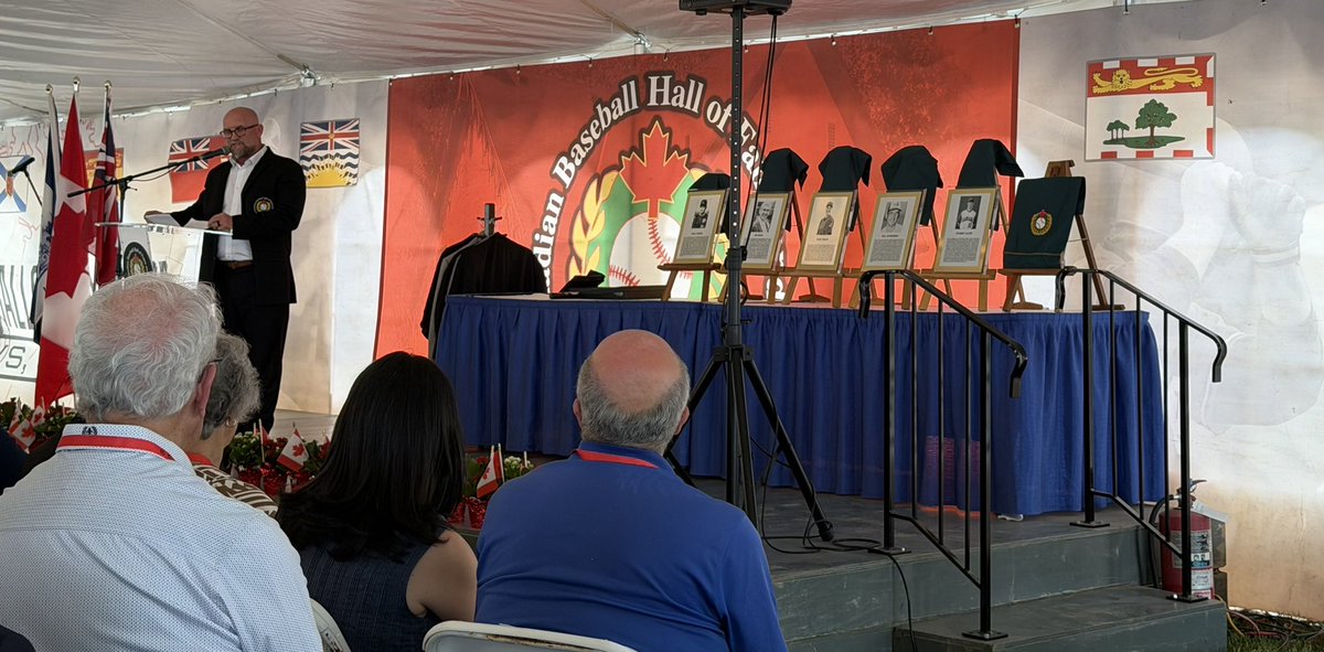 ExposFest's tweet photo. Toujours un plaisir de prononcer le discours de présentation en français lors de la journée d’intronisation au @CDNBaseballHOF 
Félicitations à la cuvée 2026 !
Bill Stoneman, Devon White, @stubbyclapp , Kate Psota, Paul Runge. https://t.co/FIhfttLwHn
