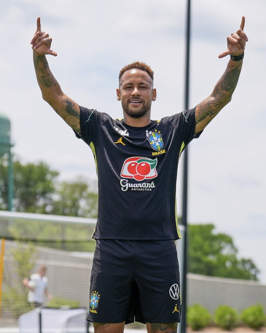SantosFC's tweet photo. Iniciando a preparação para o jogo decisivo do grupo. Vai pra cima deles, Neymar Jr! 🇧🇷

📸 Nelson Terme / CBF https://t.co/xT2tacwDKe
