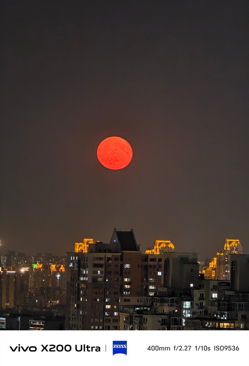 MERLAN38458317's tweet photo. Missing your laugh across time zones, but we’re still watching the same moon  A small reminder I’m right here with you. https://t.co/W9HUTHFuw4