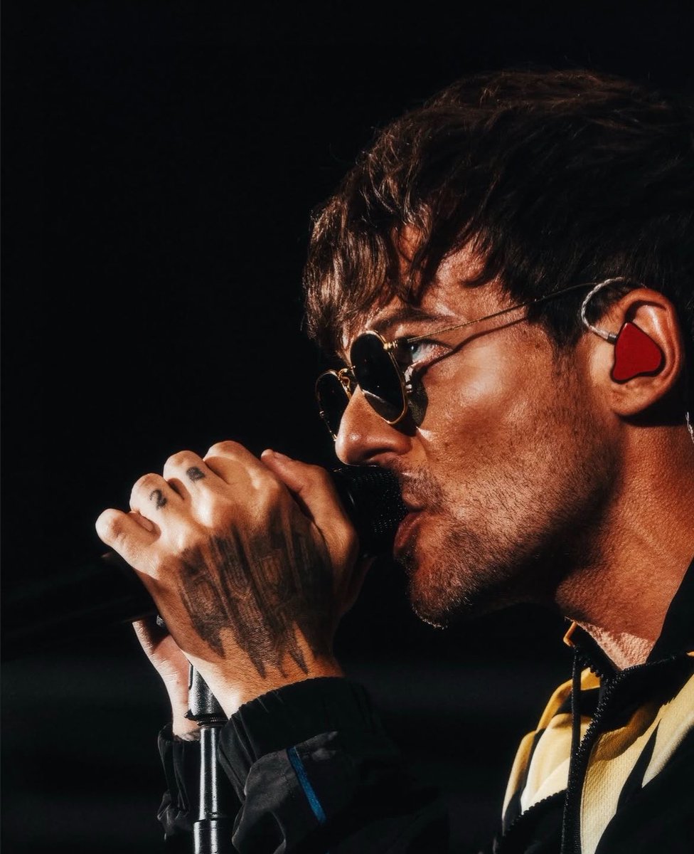 loucidrry's tweet photo. ohMYYYYgod https://t.co/ZB48cz9QJM