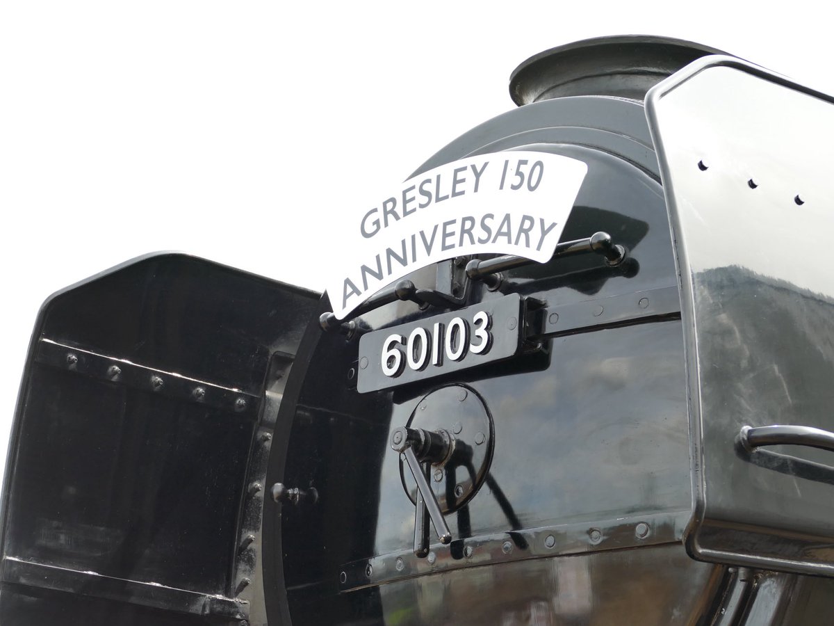 TraceyDagley's tweet photo. #SirNigelGresley 150 years anniversary - in June 2024 I visited both his grave and birthplace. Today at #Wabtec #Doncaster good to see #FlyingScotsman carrying the celebratory headboard https://t.co/XutwN6ljDF