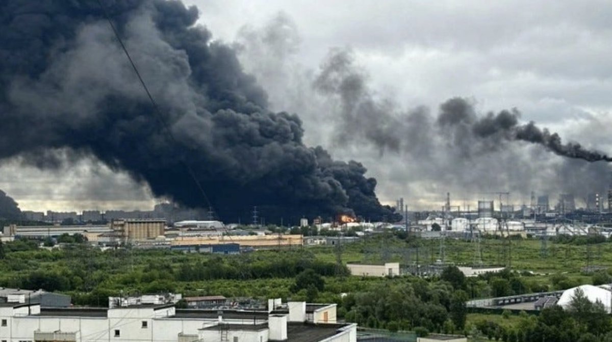 SavchukMark's tweet photo. @J_Bardella No, we don't support that. We support burning moscow. Look: https://t.co/ZQ51FhpElV