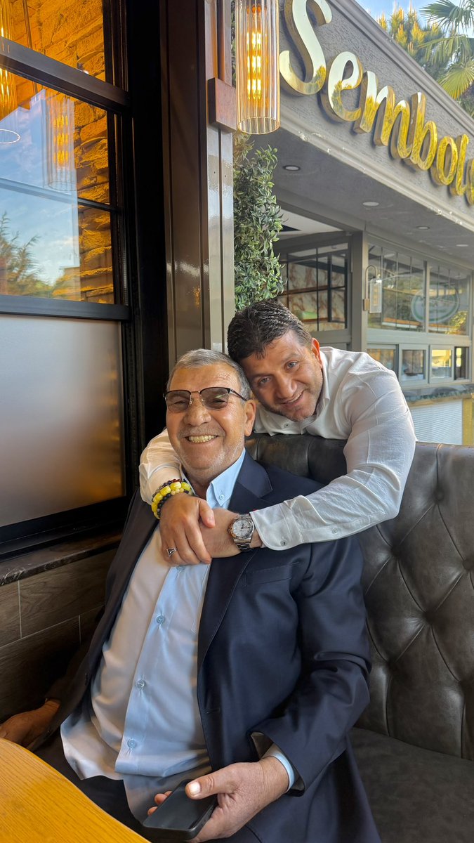 Alisemboll's tweet photo. Başta şehit babaların vede babamın babalar gününü kutluyorum https://t.co/VoB1zGQqTo