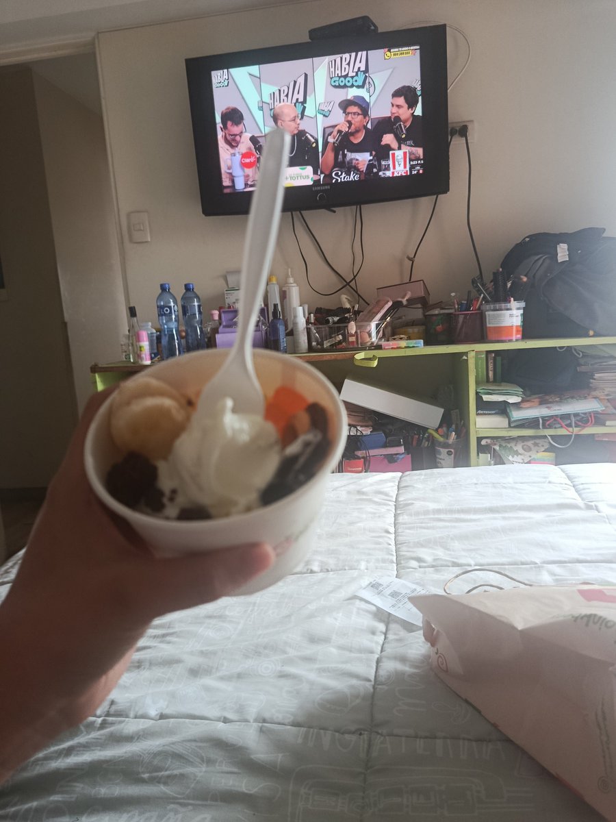 hxnjichi's tweet photo. Comer pinkberry + habla Good (modo diferido) es todo lo que está bien en este día https://t.co/BAgiveaStE