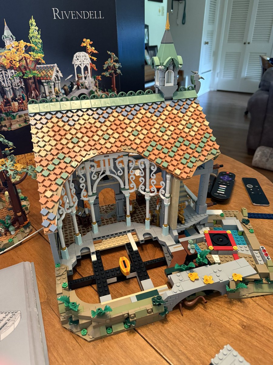 JakeSkywalker69's tweet photo. One thing that’s cool about the Lego Rivendell set in a that they put an Eye of Sauron right underneath where the council of Elrond will sit 👁️   #lego https://t.co/Vuq5yIKhYS